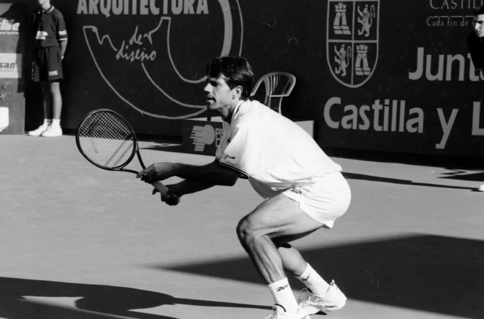 Javier Sánchez-Vicario playing a backhand during his professional tennis career